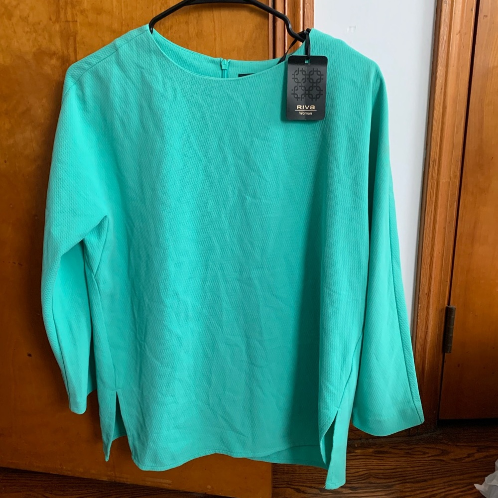 Blue 3/4 sleeve shirt
